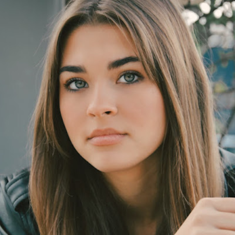 Meet your Posher, Alyssa